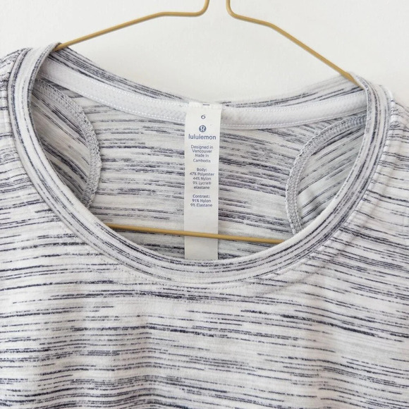 Lululemon Runderful Long Sleeve with Pocket Size 6 - Picture 5 of 9